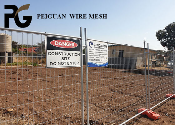 PVC Coated Construction Site Fencing , Outdoor Galvanized Construction Fencing