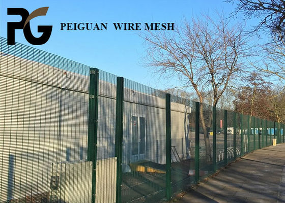 12.7x76.2mm Black Anti Climb Fencing Panels Low Carbon Steel Wire