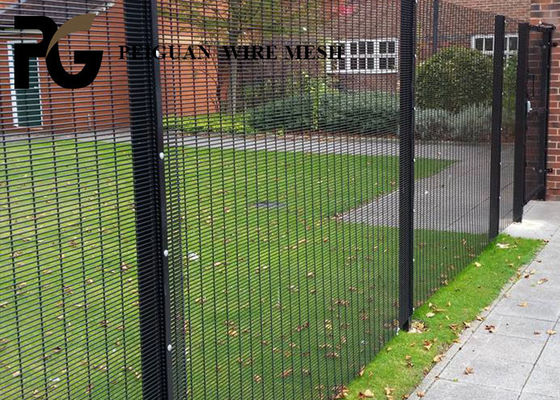 12.7x76.2mm Black Anti Climb Fencing Panels Low Carbon Steel Wire