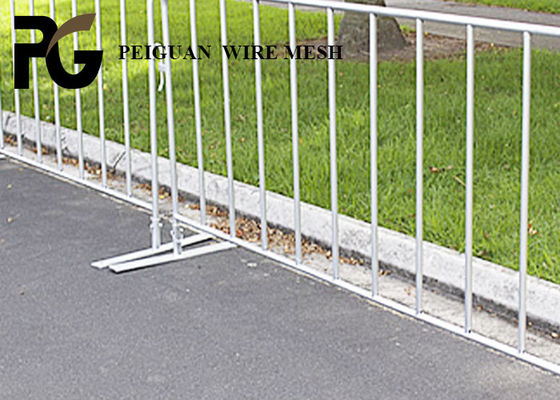 Retractable Portable Crowd Control Barriers Galvanized Steel For Houses
