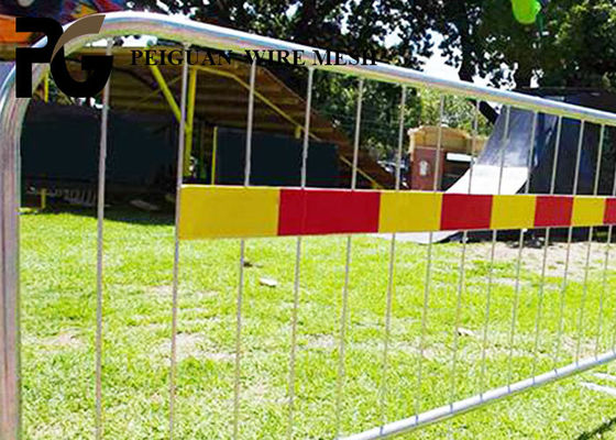 Retractable Portable Crowd Control Barriers Galvanized Steel For Houses