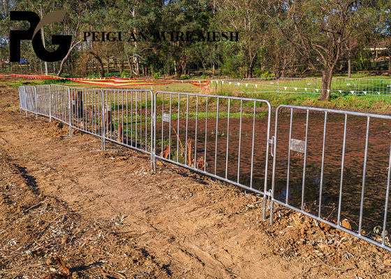 Galvanized Temporary Crowd Control Barriers , Red Metal Pedestrian Barriers