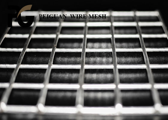 Animals Hot Dipped Galvanized Welded Iron Wire Mesh 6 Gauge