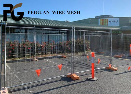 PVC Coated Construction Site Fencing , Outdoor Galvanized Construction Fencing