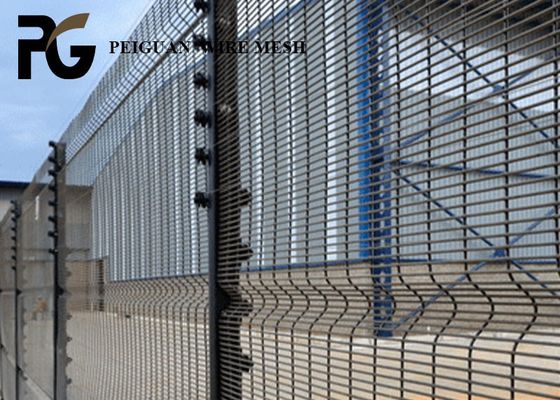 12.7*76.2 Hot Galvanized Welded Garden 358 Anti Climb Security Fencing